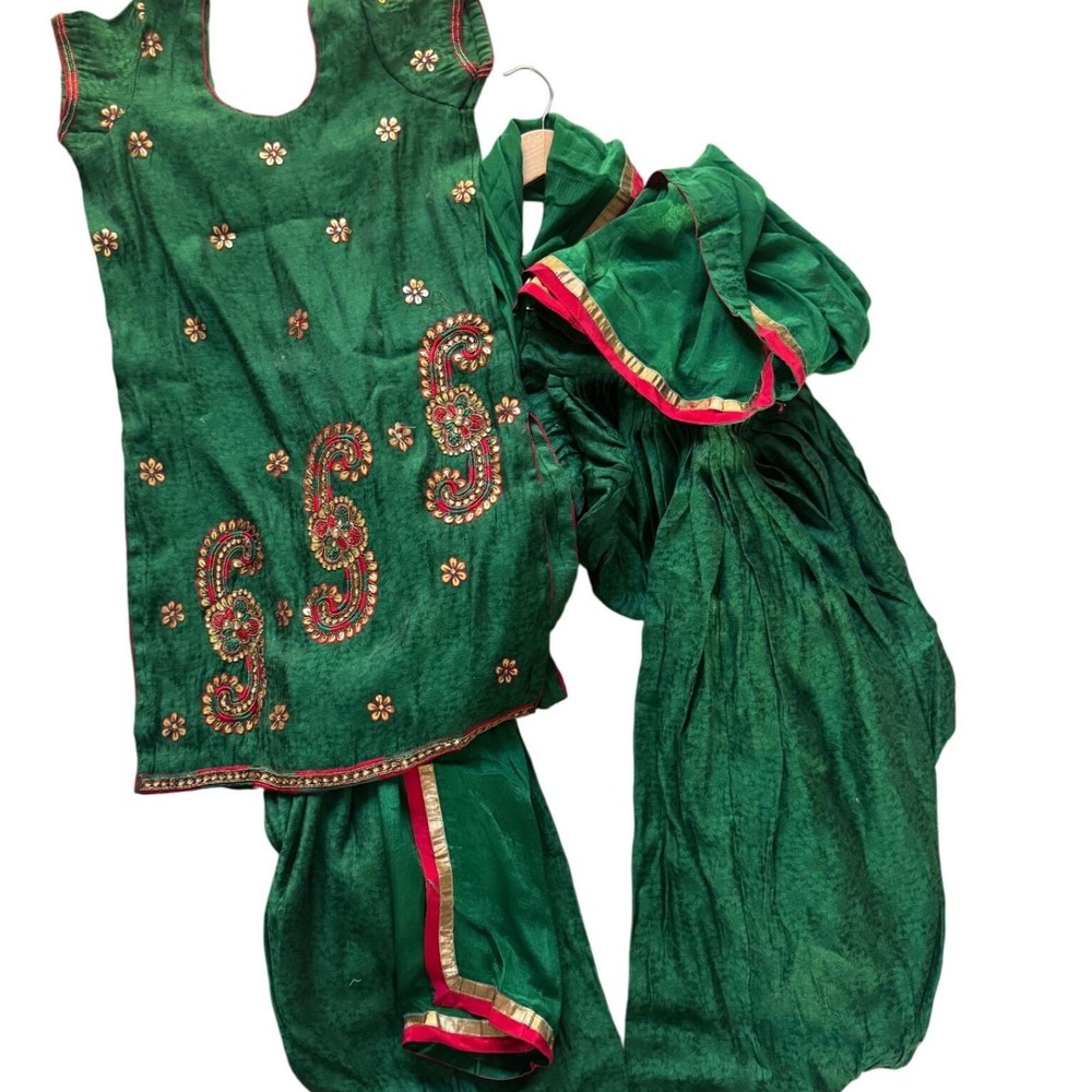 Girls Green Salwar Kameez Dupatta Set Size 7/8 Embroidered Indian Outfit